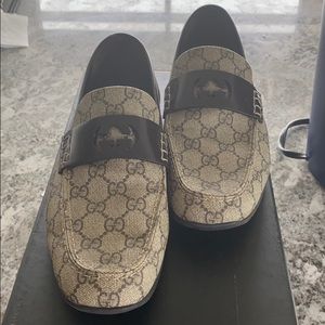 gentle used gucci shoes